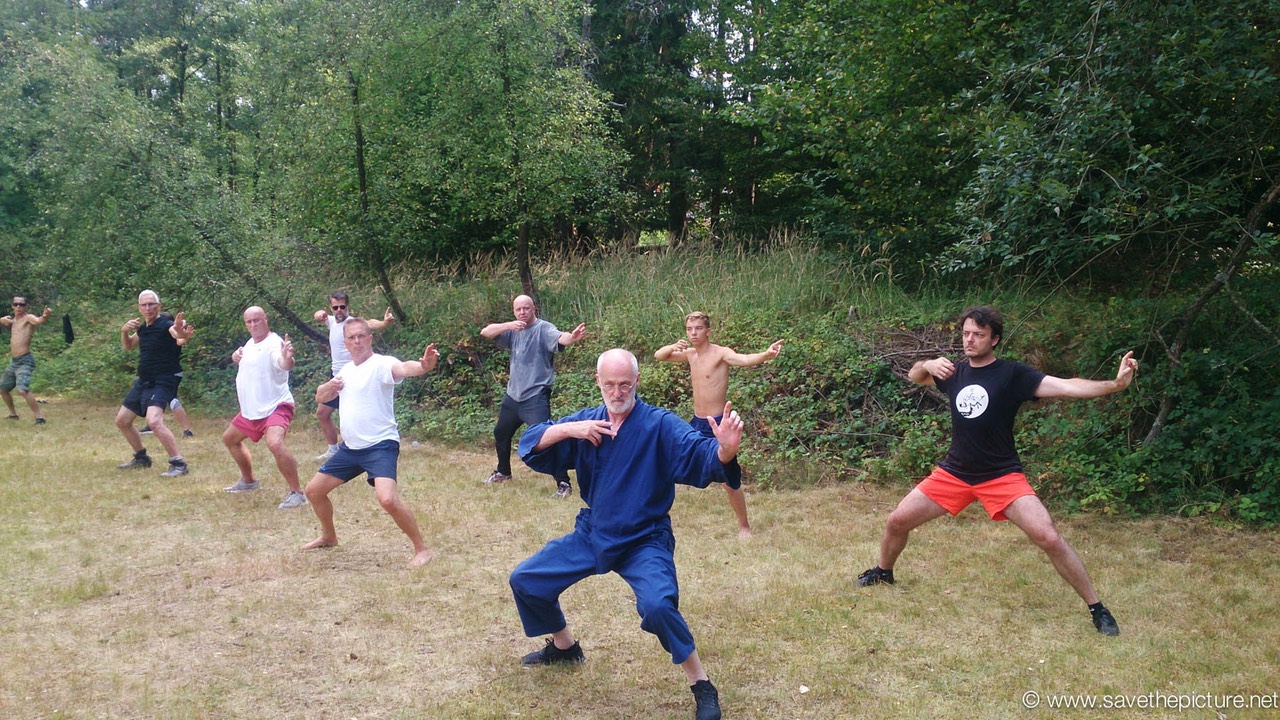 Hachidankin, shooting the bow and arrow