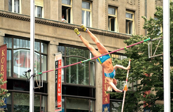 Long pole jump Prague