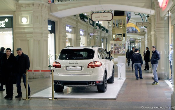 Moscow Gum Porsche white