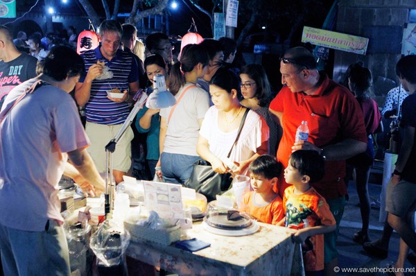 Hungry looking people at the Lamai night market