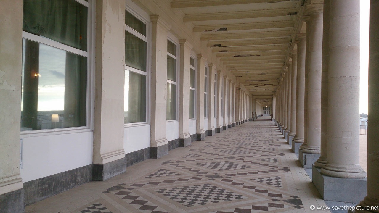 Ostend Thermae Palace promenade