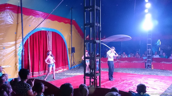 Rodeo man, playing the lasso