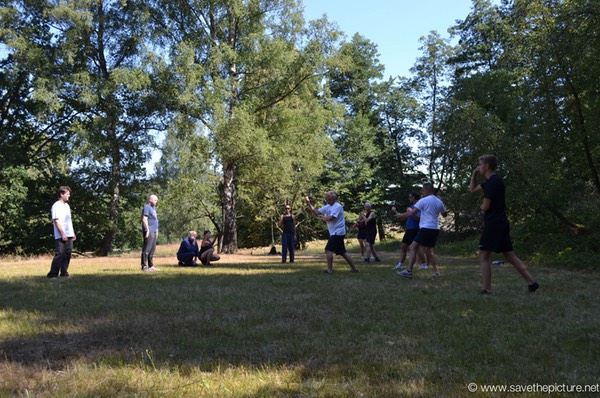 Ron Nansink explaining the Taikiken basics in the outdoor dojo