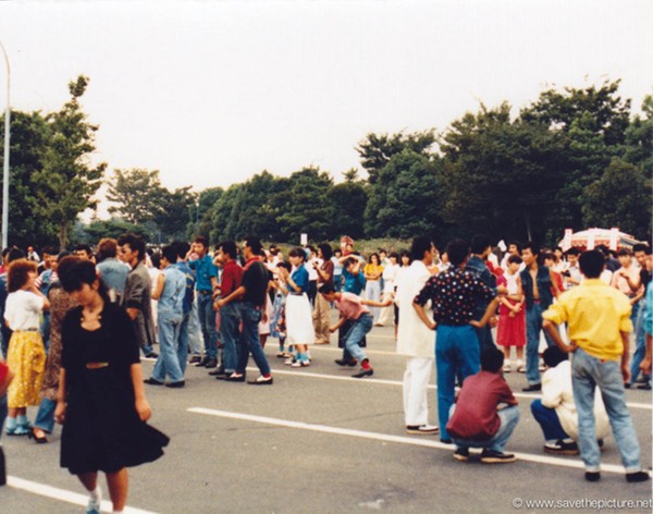 Tokyo Yoyogi park dance growd