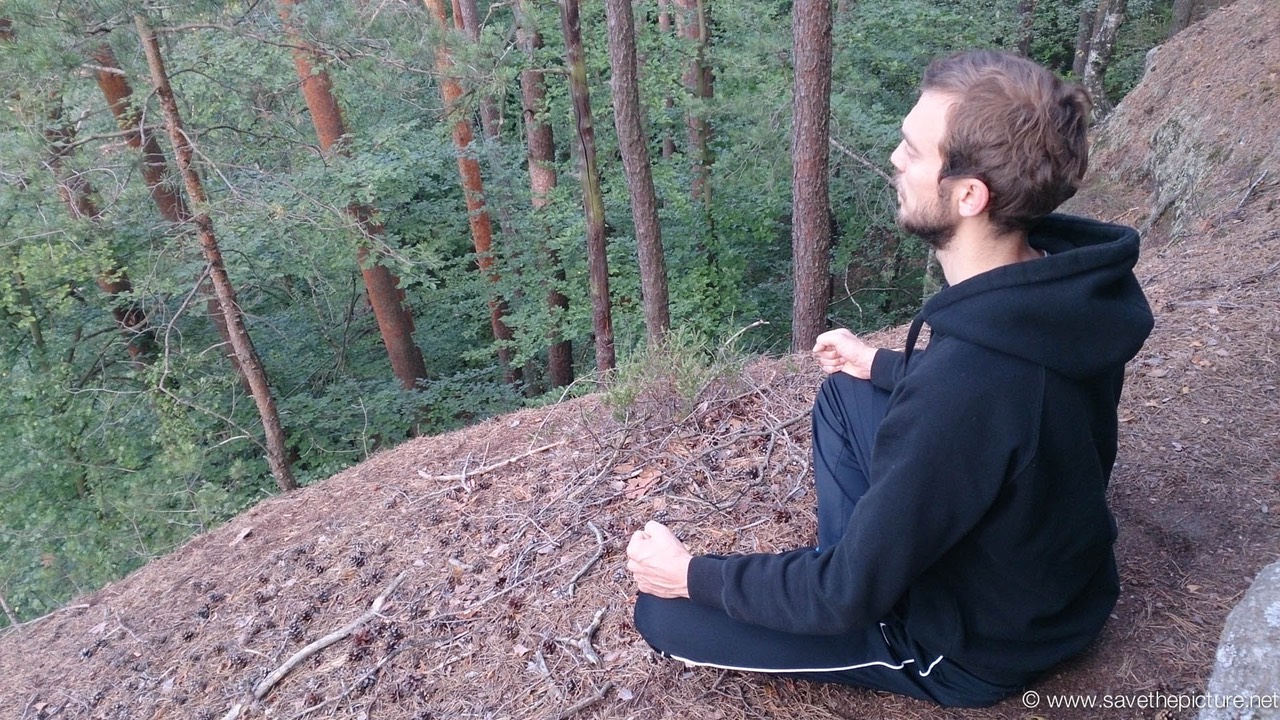 Simon early morning Zazen at the edge