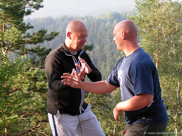 Taikiken pushing hands