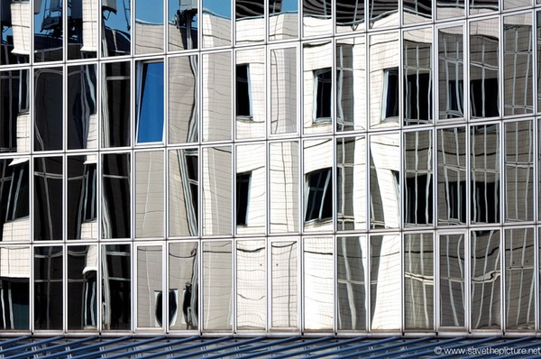Transpolis Hoofddorp reflection in glass